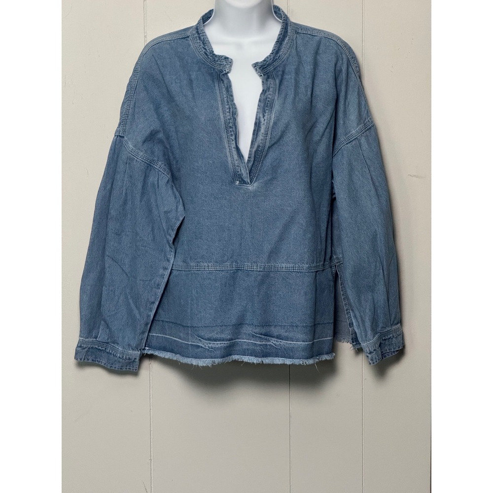 No Name Brand Women's Denim Tunic Top Light Blue V-Neck Raw Hem Size Medium